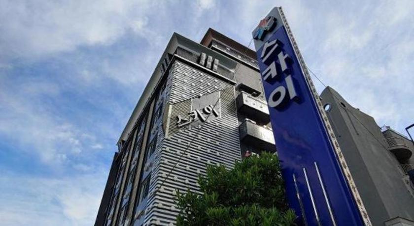 Sky Hotel Changwon Dış mekan fotoğraf