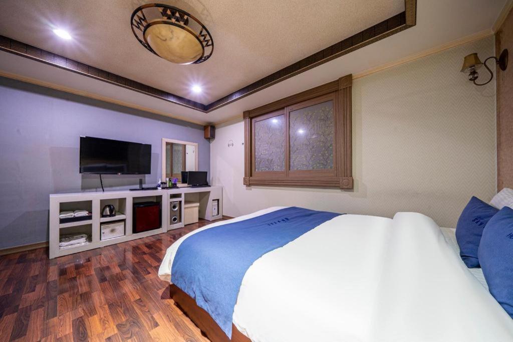 Sky Hotel Changwon Dış mekan fotoğraf
