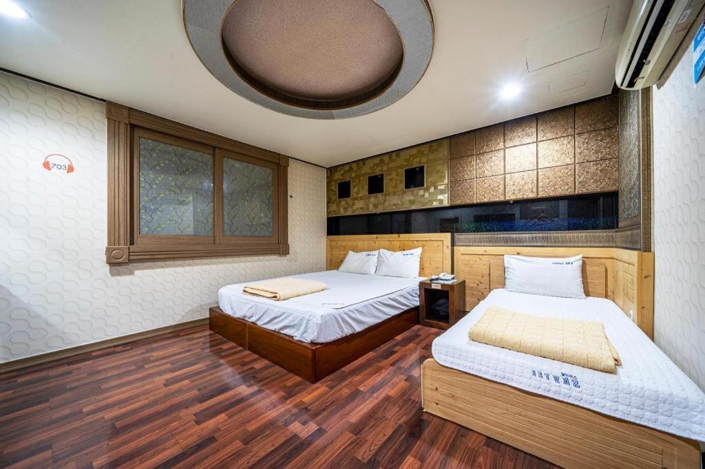 Sky Hotel Changwon Dış mekan fotoğraf