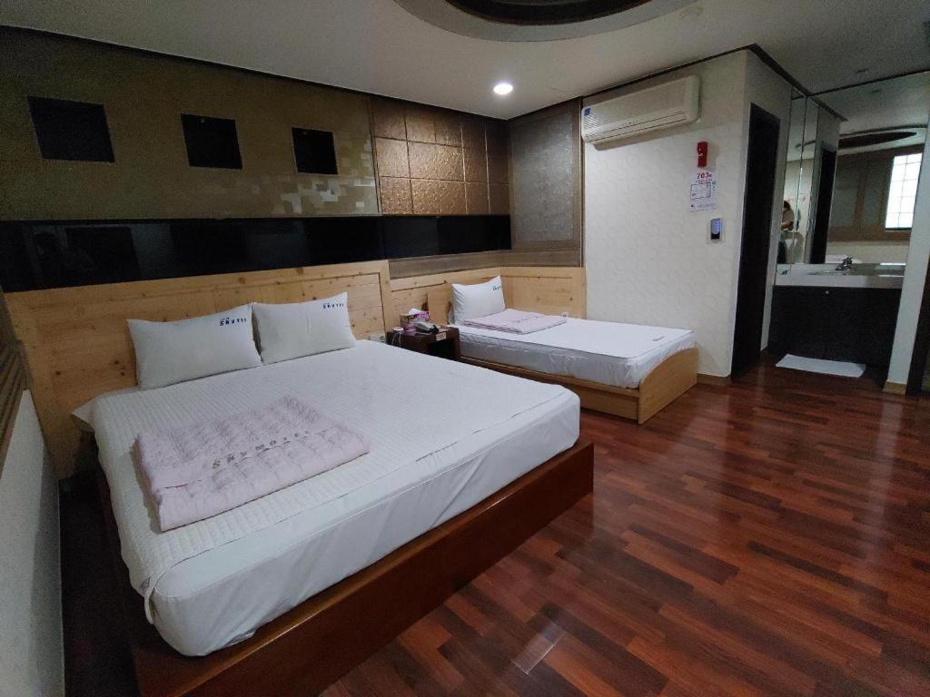Sky Hotel Changwon Dış mekan fotoğraf
