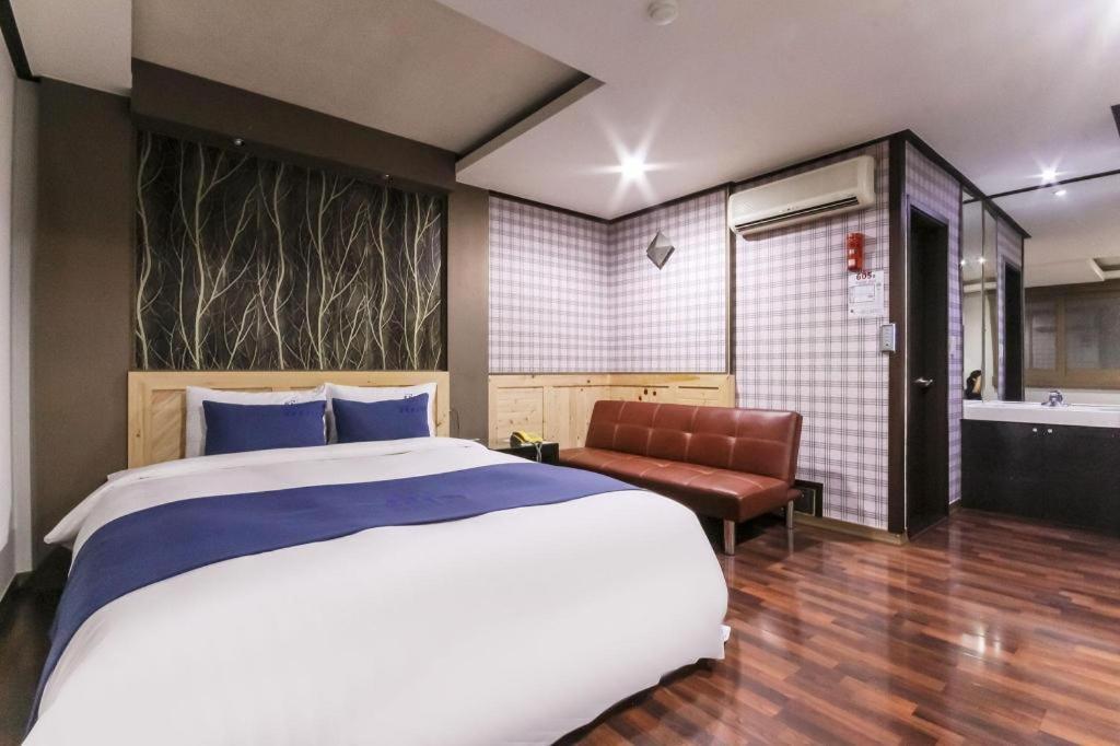 Sky Hotel Changwon Dış mekan fotoğraf