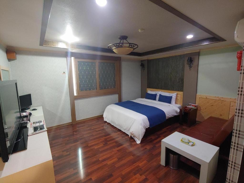 Sky Hotel Changwon Dış mekan fotoğraf