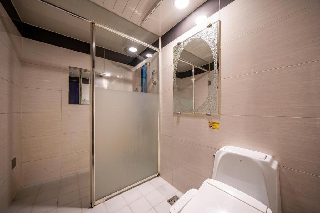 Sky Hotel Changwon Dış mekan fotoğraf