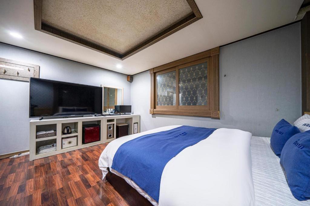 Sky Hotel Changwon Dış mekan fotoğraf