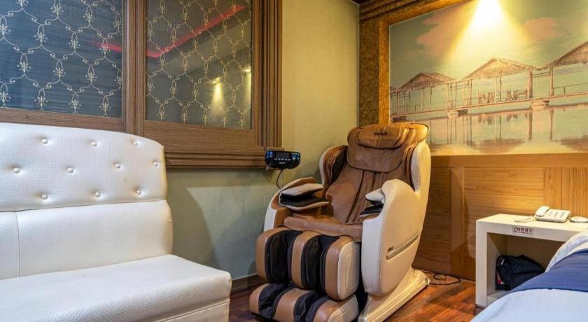 Sky Hotel Changwon Dış mekan fotoğraf