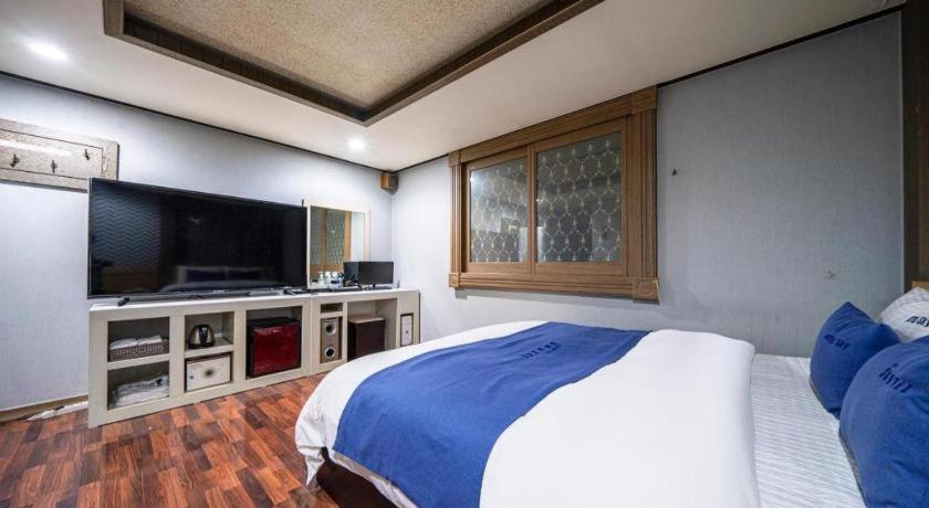 Sky Hotel Changwon Dış mekan fotoğraf