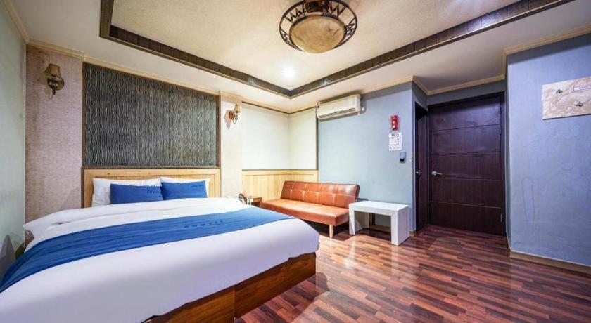 Sky Hotel Changwon Dış mekan fotoğraf