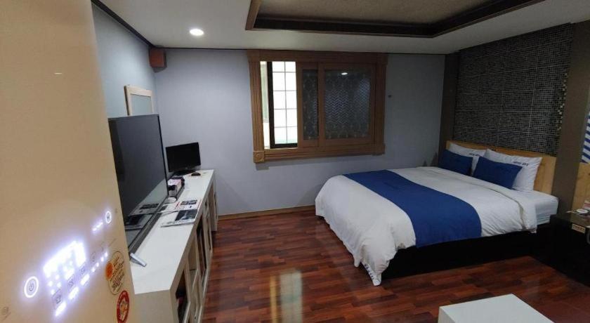 Sky Hotel Changwon Dış mekan fotoğraf