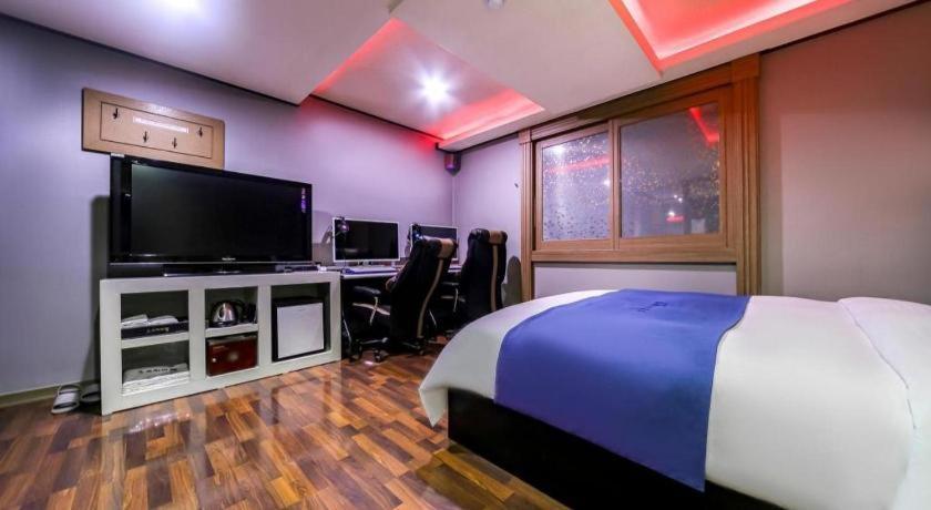 Sky Hotel Changwon Dış mekan fotoğraf