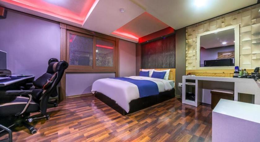 Sky Hotel Changwon Dış mekan fotoğraf