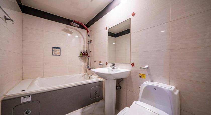 Sky Hotel Changwon Dış mekan fotoğraf