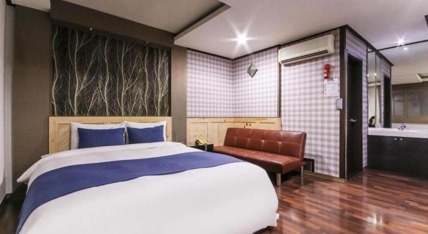 Sky Hotel Changwon Dış mekan fotoğraf