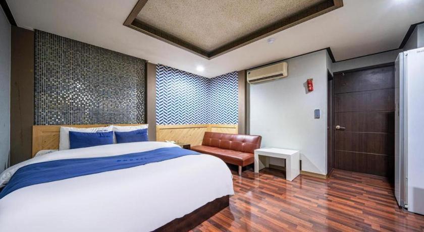 Sky Hotel Changwon Dış mekan fotoğraf